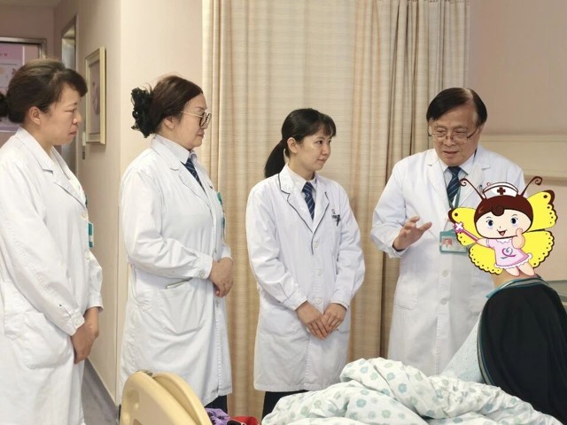 港澳药械通再添新力！台心医院谢瀛华执行院长、妇产科张秀果主任率先启用非激素国际新药，呵护更年期女性